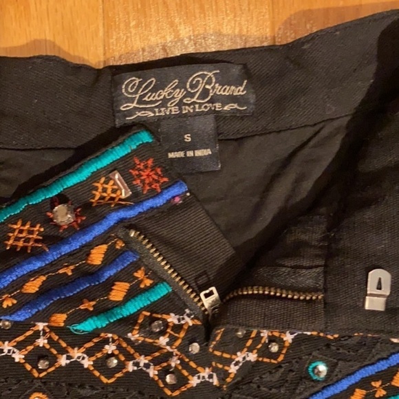 Lucky Brand Gypsy Sequin Embroidered Boho Festival Shorts Black Zip Front Size S - Picture 2 of 11